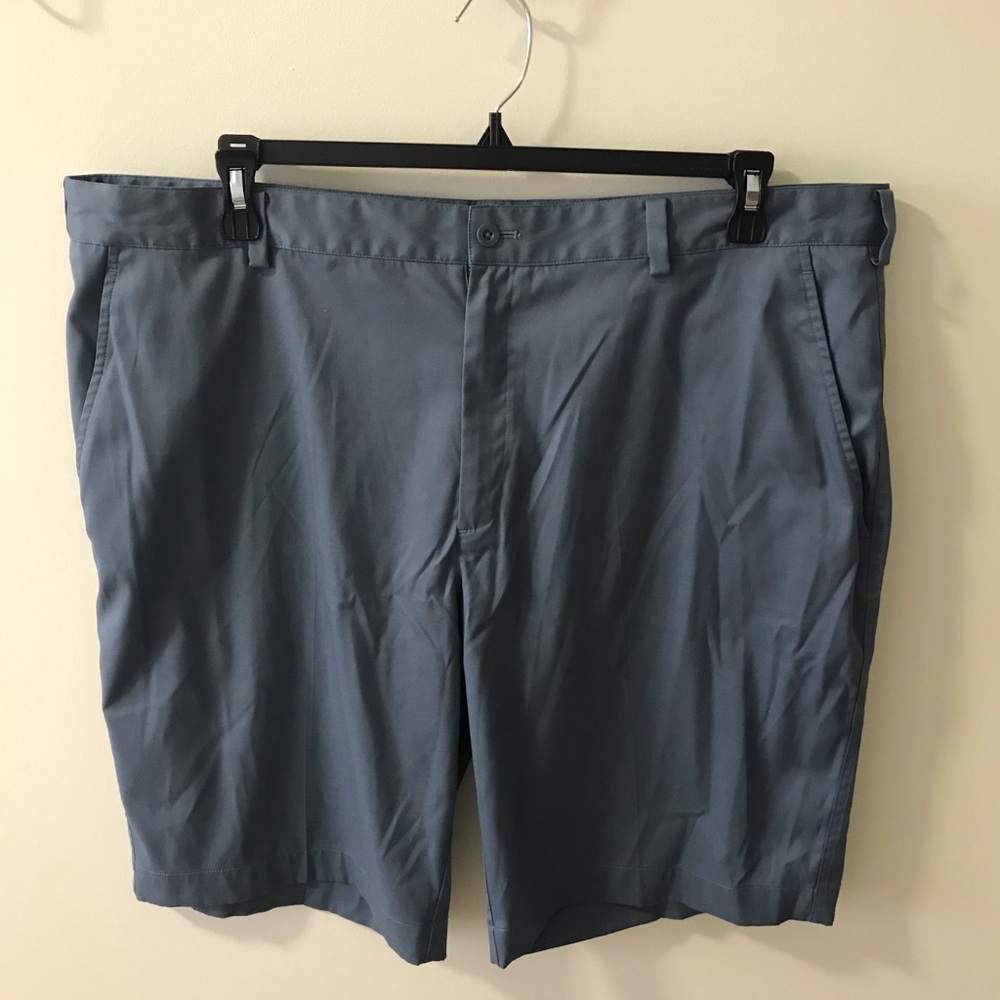 Men’s Nike dry fit golf shorts